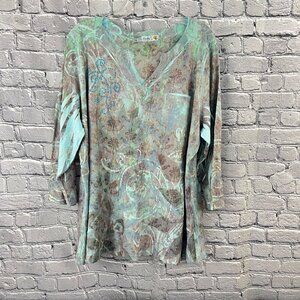 Unity World Wear  Womens 3X Floral‎ Print  Henley  With Button Accents & Pocket